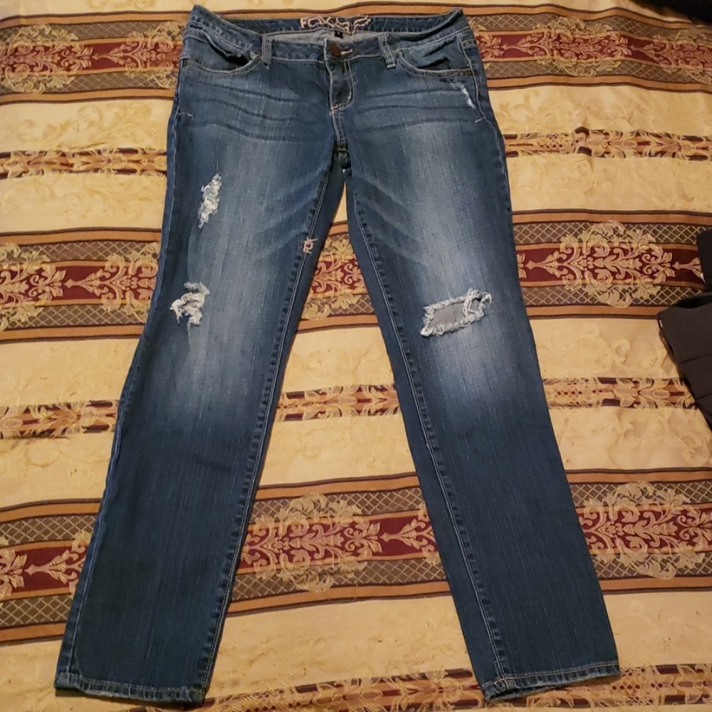 Women's Distressed Skinny Jean
